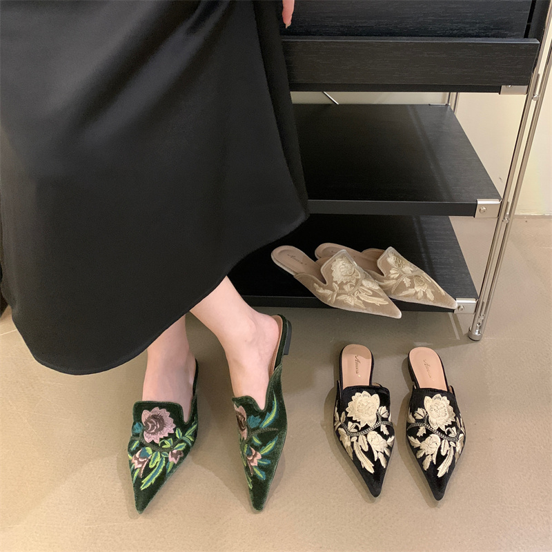 2026 Spring Ethnic Style Women's Flat Pointed Toe Slippers with Embroidery, Sizes 35-41 - Image 4
