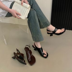 French Retro Toe Clip Roman Sandals Women 2026 Summer New Mid Heel Wedge High Heels